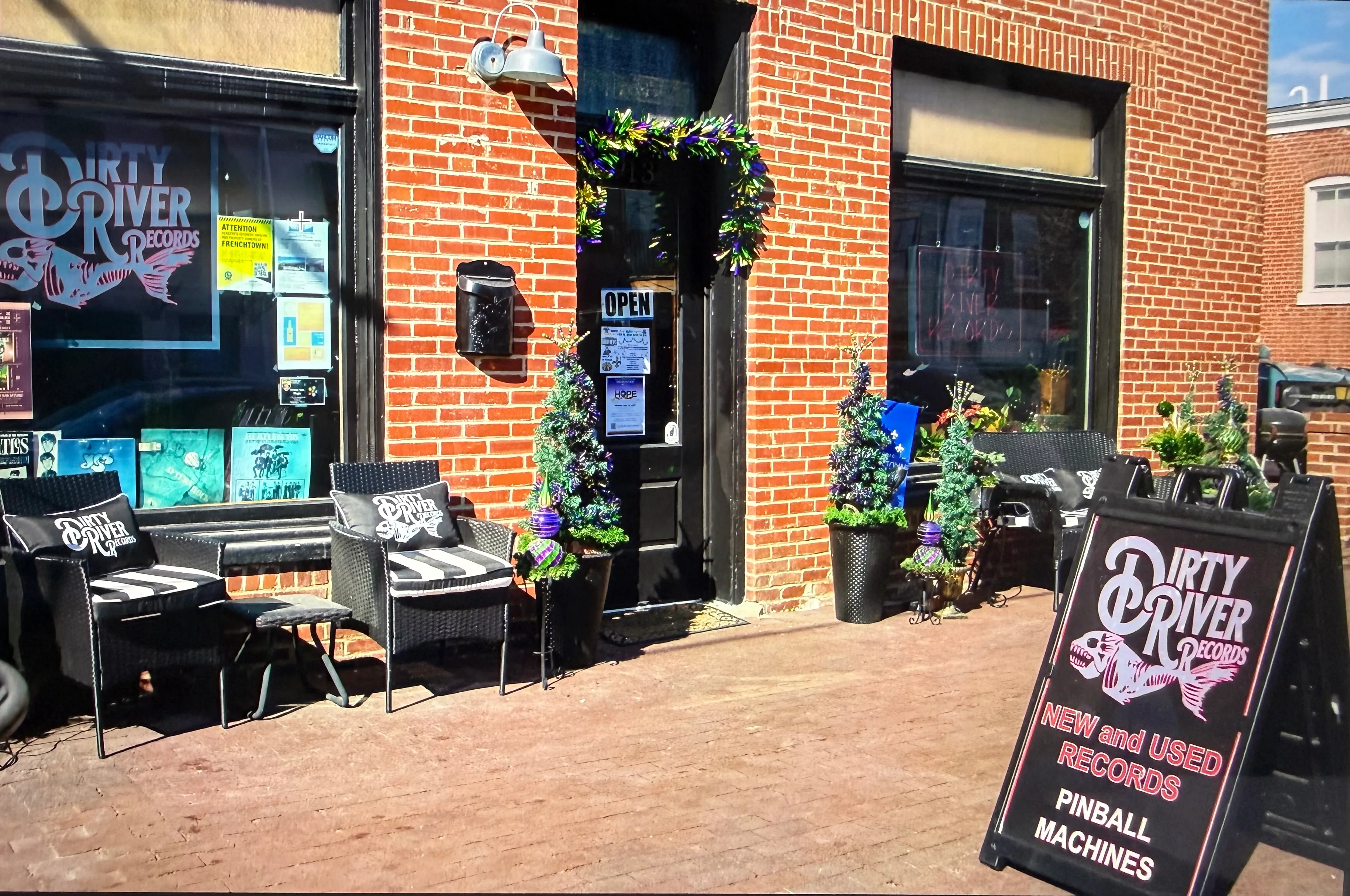 Dirty River Records and Stephanie’s on 2nd storefronts