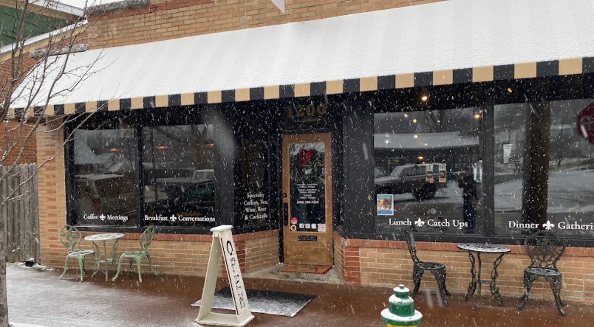 La Belle Vie Café exterior