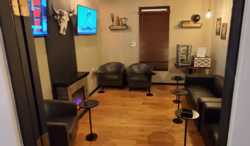 Cigar Room - BobaQue