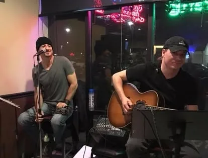 Live Music: Randy & Ray